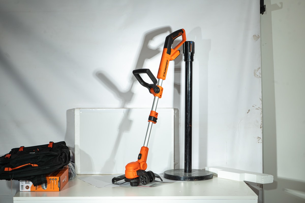 Bordeadora Césped A Batería 18V 8000 RPM Corte 25/30cm Barra Extensible Aluminio BL18-8B - Lusqtoff