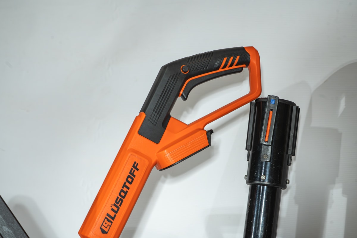 Bordeadora Césped A Batería 18V 8000 RPM Corte 25/30cm Barra Extensible Aluminio BL18-8B - Lusqtoff