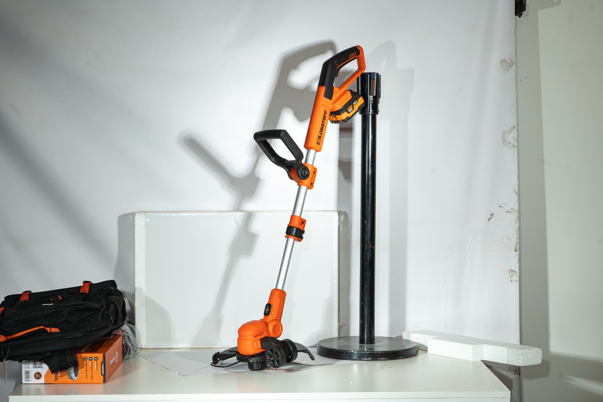 Bordeadora Césped A Batería 18V 8000 RPM Corte 25/30cm Barra Extensible Aluminio BL18-8B - Lusqtoff