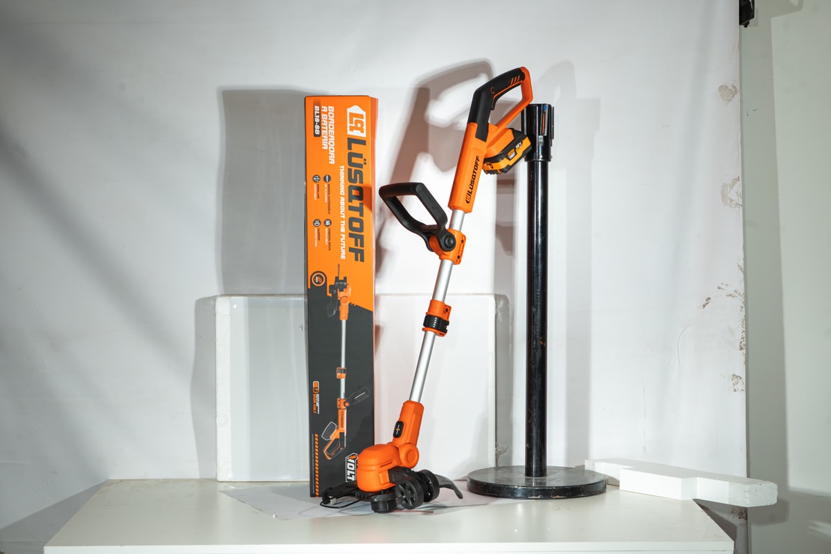 Bordeadora Césped A Batería 18V 8000 RPM Corte 25/30cm Barra Extensible Aluminio BL18-8B - Lusqtoff