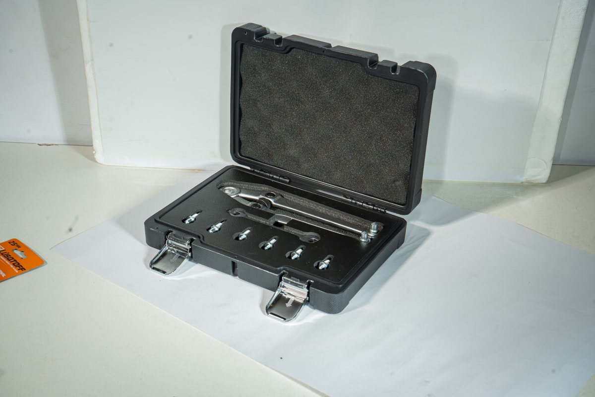 Llave Tuercas Agujeros Ajustable Tipo Compás + Llave Fija + 8 Pasadores L1053 - Lusqtoff