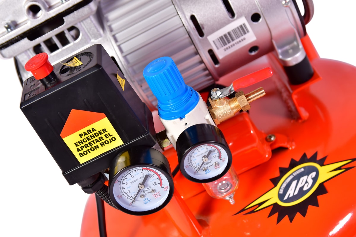 Compresor Aire Sin Aceite 24 Litros 1HP 750W 115 PSI 180 l/min Ruedas LC-0122 - Lusqtoff