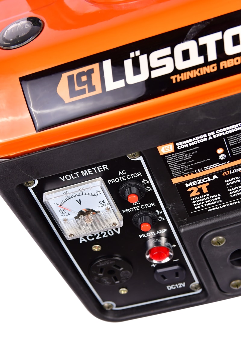 Generador Naftero 2 Tiempos 0.8 KVA Máxima 0.65 KVA Nominal 220V Arranque Manual Tanque 4L LG950P - Lusqtoff