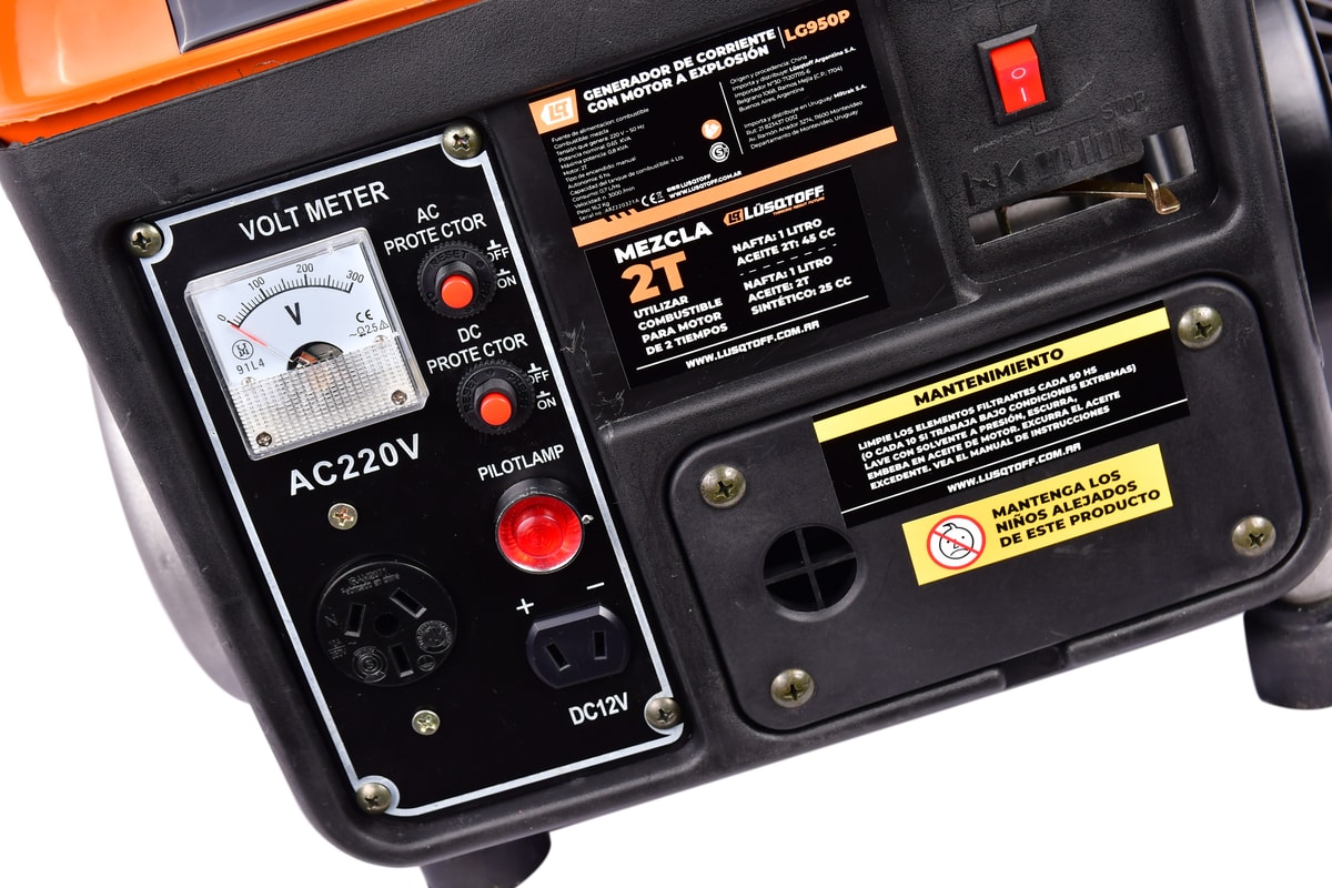 Generador Naftero 2 Tiempos 0.8 KVA Máxima 0.65 KVA Nominal 220V Arranque Manual Tanque 4L LG950P - Lusqtoff