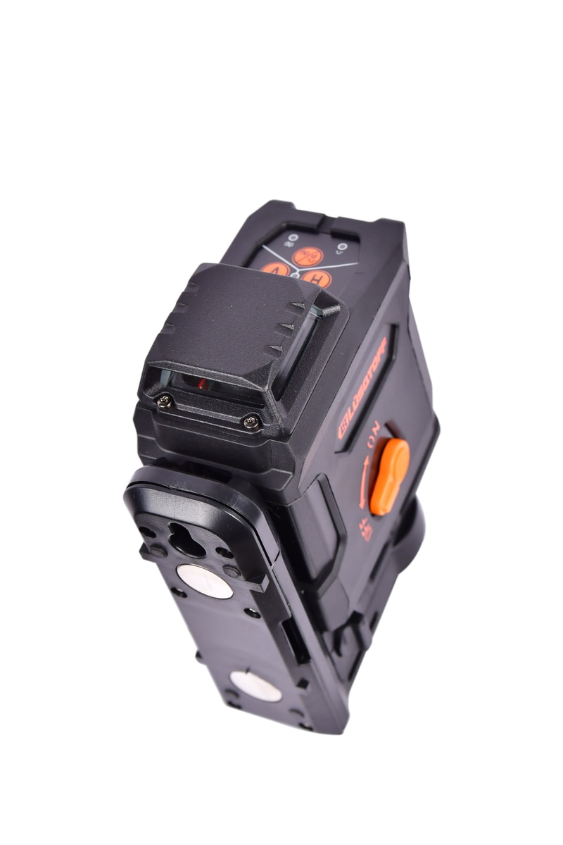 Nivel Láser Autonivelante 360° Verde 515nm Alcance 30m Black Series NVL515-9 - Lusqtoff
